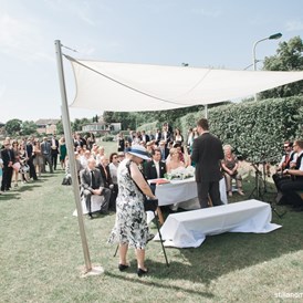 Hochzeit: Heiraten im Weingut Cobenzl über den Dächern Wiens.
Foto © stillandmotionpictures.com - Weingut Wien Cobenzl