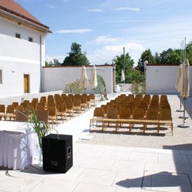 Hochzeit: Trauung im Innenhof - Kulturzentrum Bräuhaus Eferding