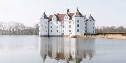 Hochzeit - Umgebung: am Meer - Glücksburg - Feiern Sie Ihre Hochzeit im Schloss Glücksburg in 24960 Glücksburg. - Schloss Glücksburg