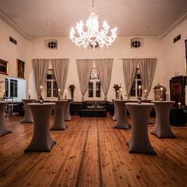 Hochzeit: Gentelmenclub  - Schloss Maria Loretto am Wörthersee